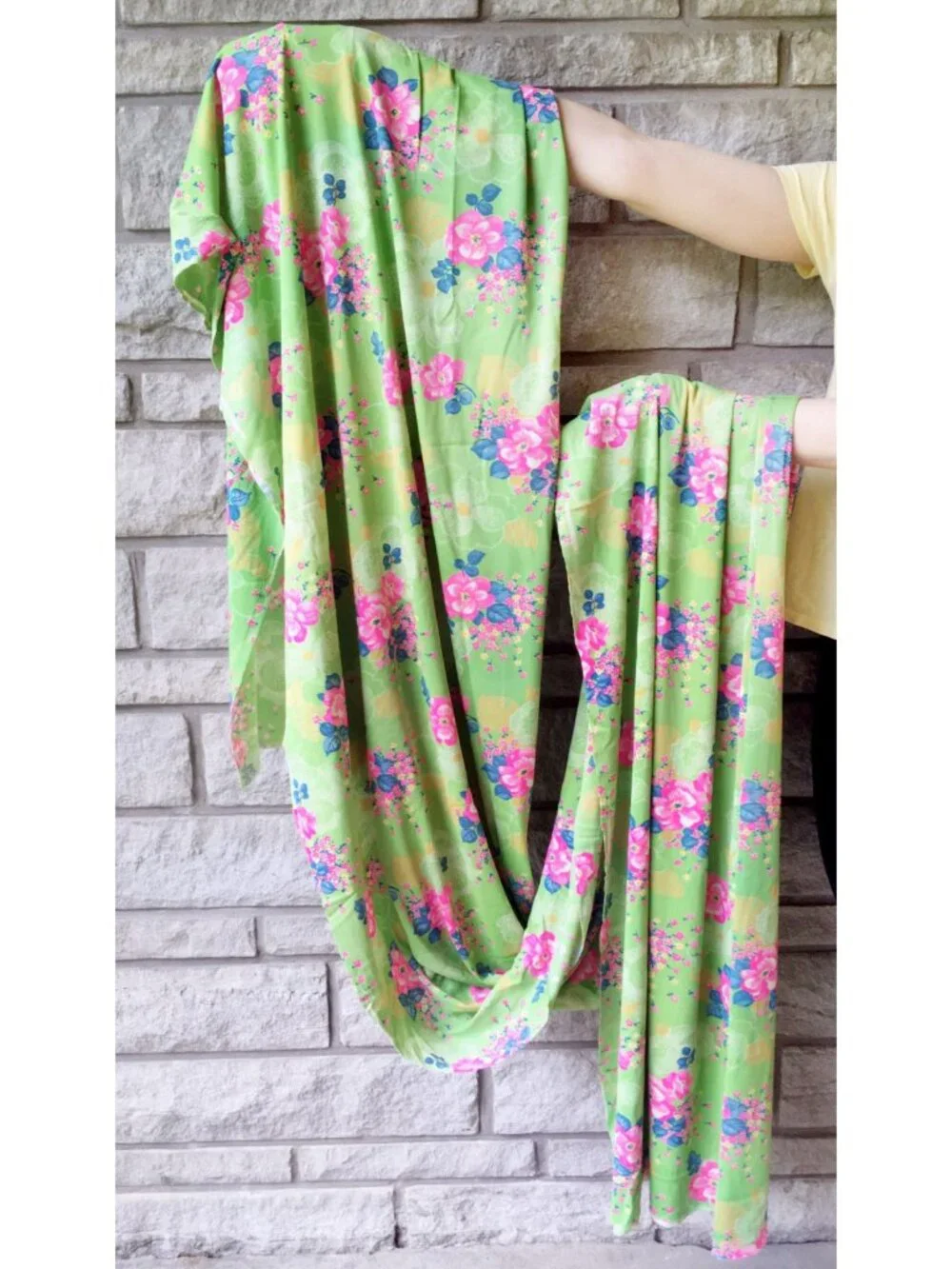 Vintage Vibrant Floral Polyester Stretch Fabric - 4 Yards